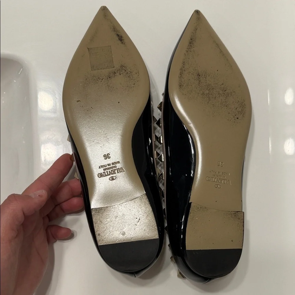 VALENTINO GARAVANI Rockstud leather point-toe flats
